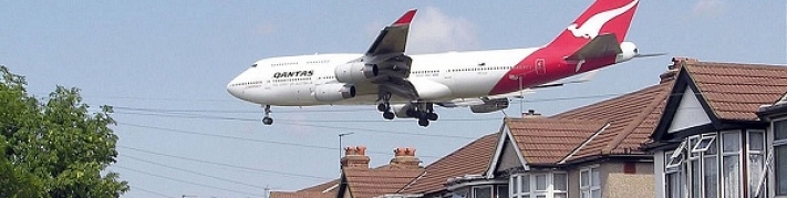 Sound-insulation.jpg Noisy plane flying low over a house - you might require sound insulation